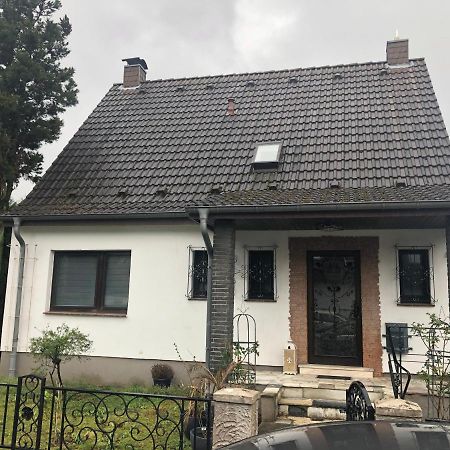 Souterrain Wohnung In Der Naehe Vom Duesseldorfer Flughafen Ratingen Luaran gambar