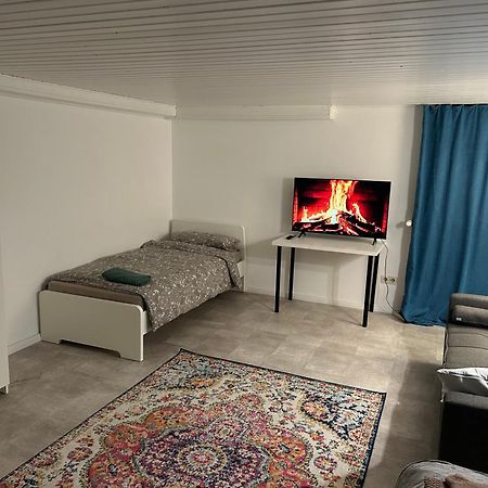Souterrain Wohnung In Der Naehe Vom Duesseldorfer Flughafen Ratingen Luaran gambar