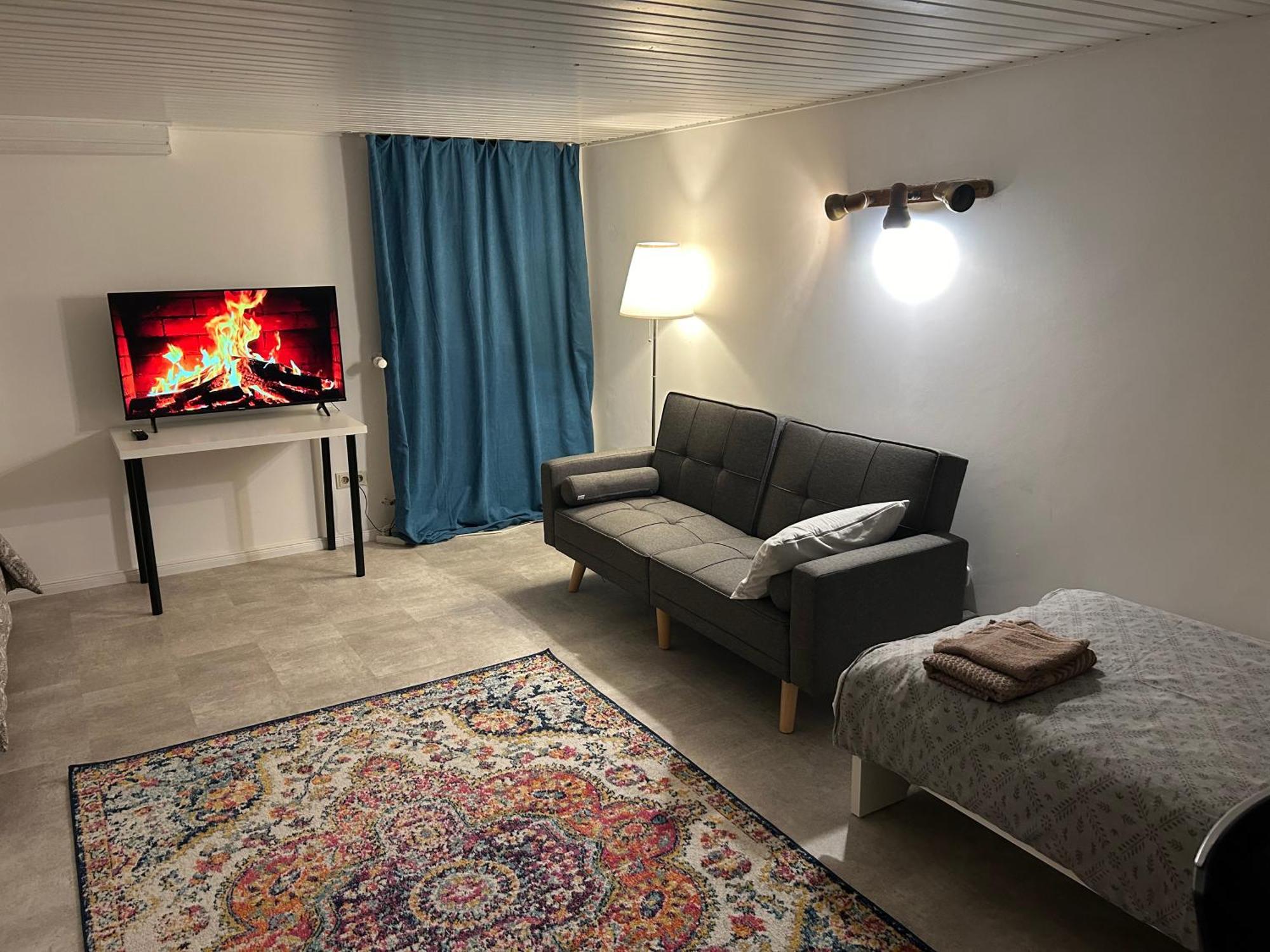 Souterrain Wohnung In Der Naehe Vom Duesseldorfer Flughafen Ratingen Luaran gambar